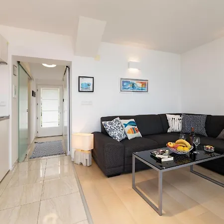 Apartamento Fuer 2 Personen Ca 40 Qm In Njivice, Kvarner Bucht Krk