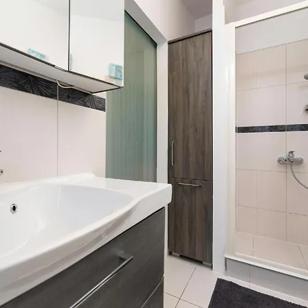Apartamento Fuer 2 Personen Ca 40 Qm In Njivice, Kvarner Bucht Krk Njivice