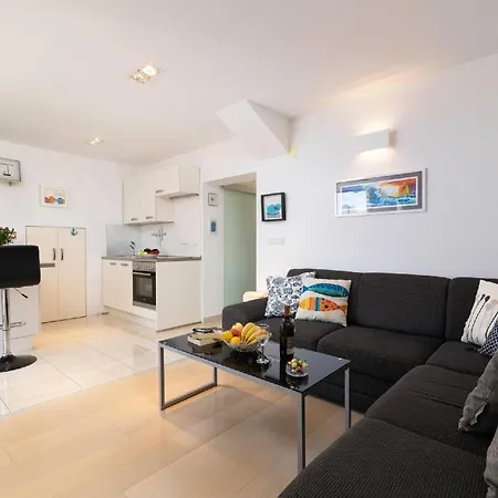 Fuer 2 Personen Ca 40 Qm In Njivice, Kvarner Bucht Krk Appartement
